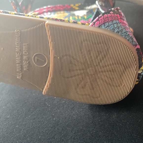 Colorful Snake Print Sandals - Picture 6 of 6